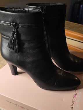 Bandolino Black Leather Tassel Ankle Boots